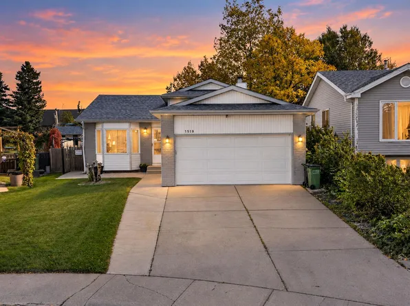 1519 104th St NW, Edmonton, AB T6J 5T2