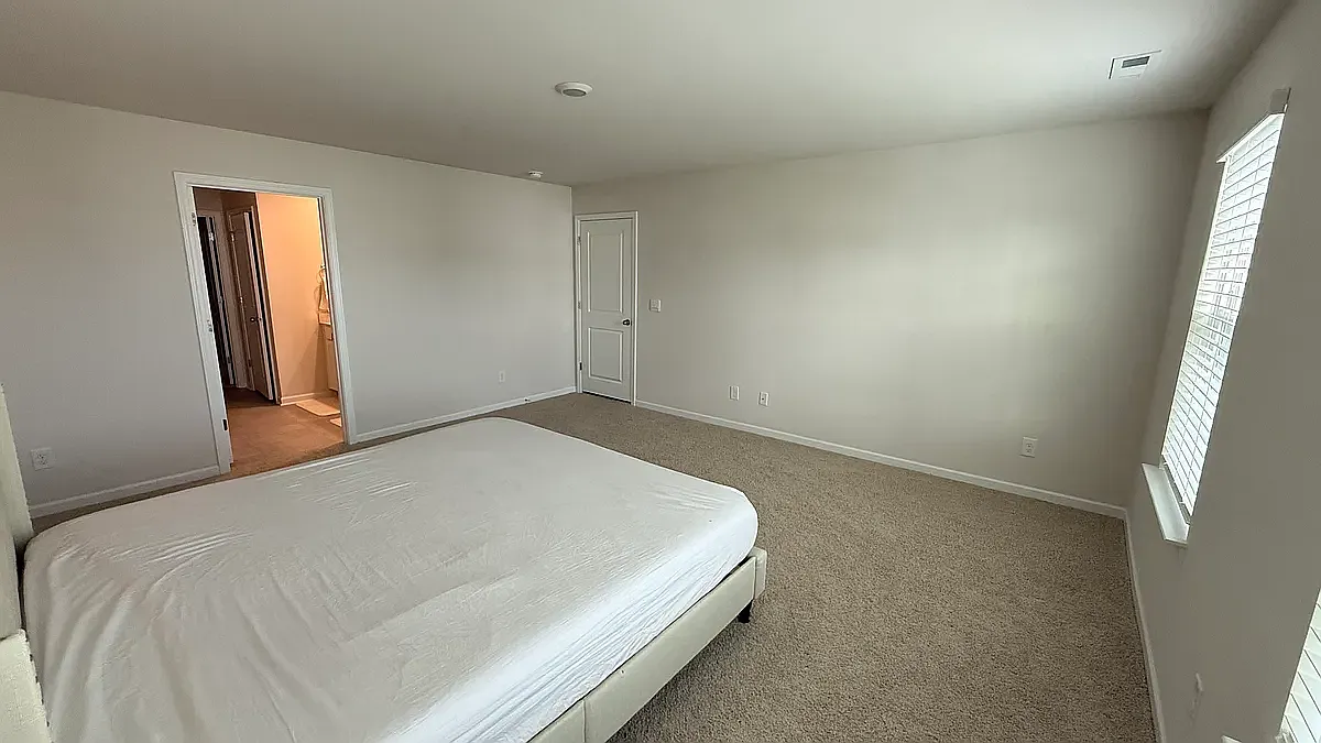 3 bed, 2.5 bath, 2175 sqft, $2,500 — Photo 3