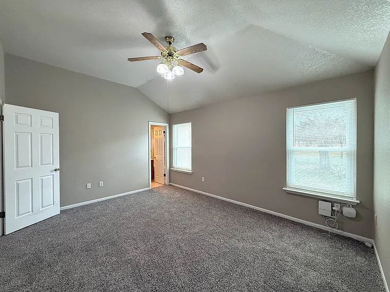 1002 Northern Dancer Dr — Photo 16