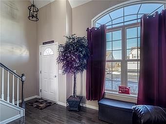 3rd image of 919 Graystone Cir