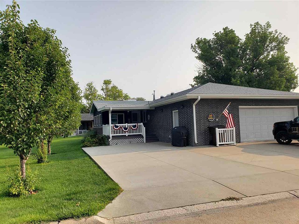 2nd image of 2301 Grand Crescent Dr