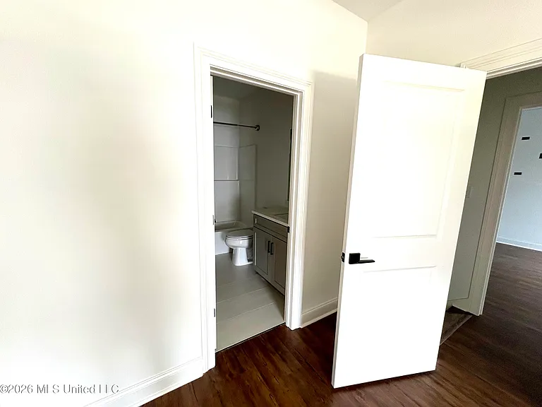 701 Southview Dr — Photo 29