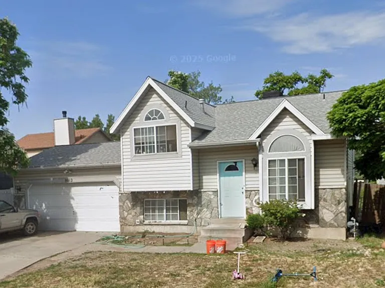 8012 S Angel St — Photo 1