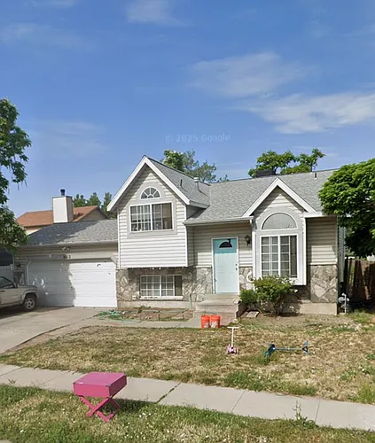 8012 S Angel St Photo 1 8012 S Angel St Photo 1