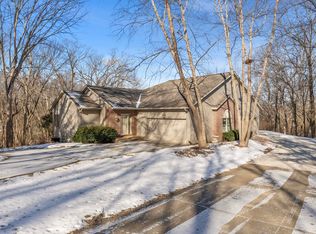 2242 Timber Rdg, Muscatine, IA 52761