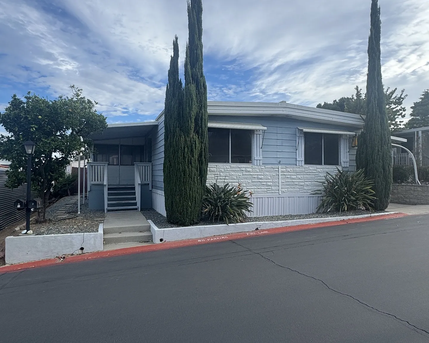 3 bed, 1400 sqft, $2,950 — Photo 2