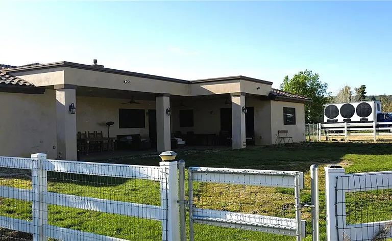 10750 Union St — Photo 5