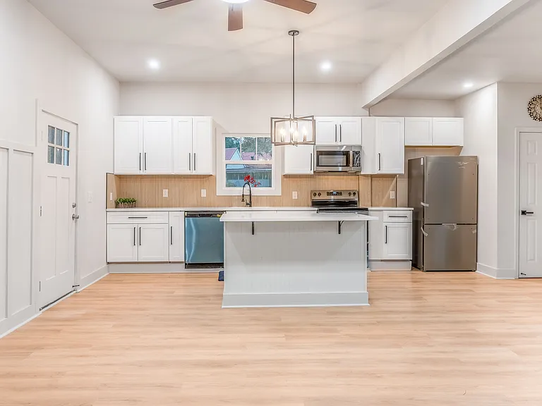 453 Folk Ave — Photo 21