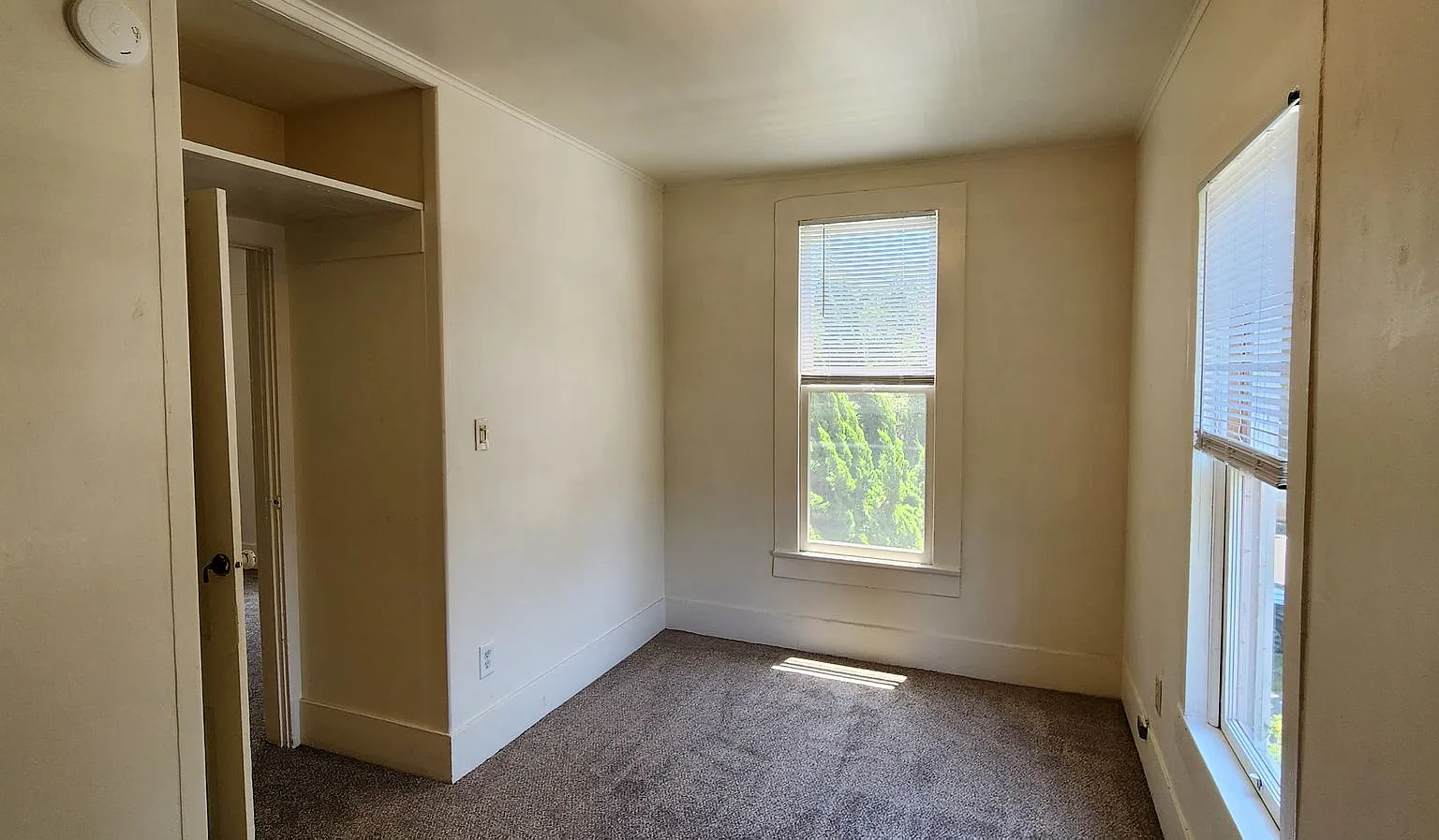 164-70 D Avenue — Photo 3