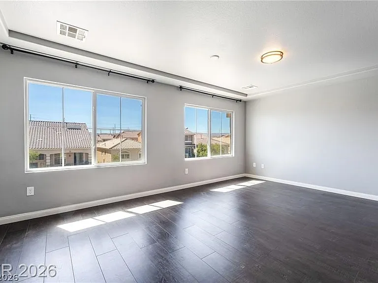 5282 Ledgewood Creek Ave — Photo 12