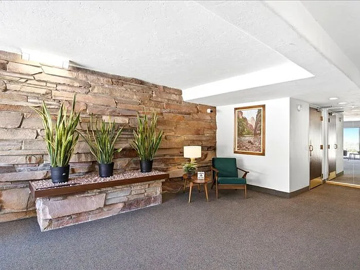 8 E Hillside Ave #603 — Photo 3