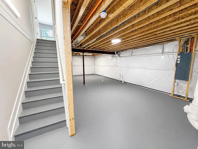5707 Lowell St — Photo 30