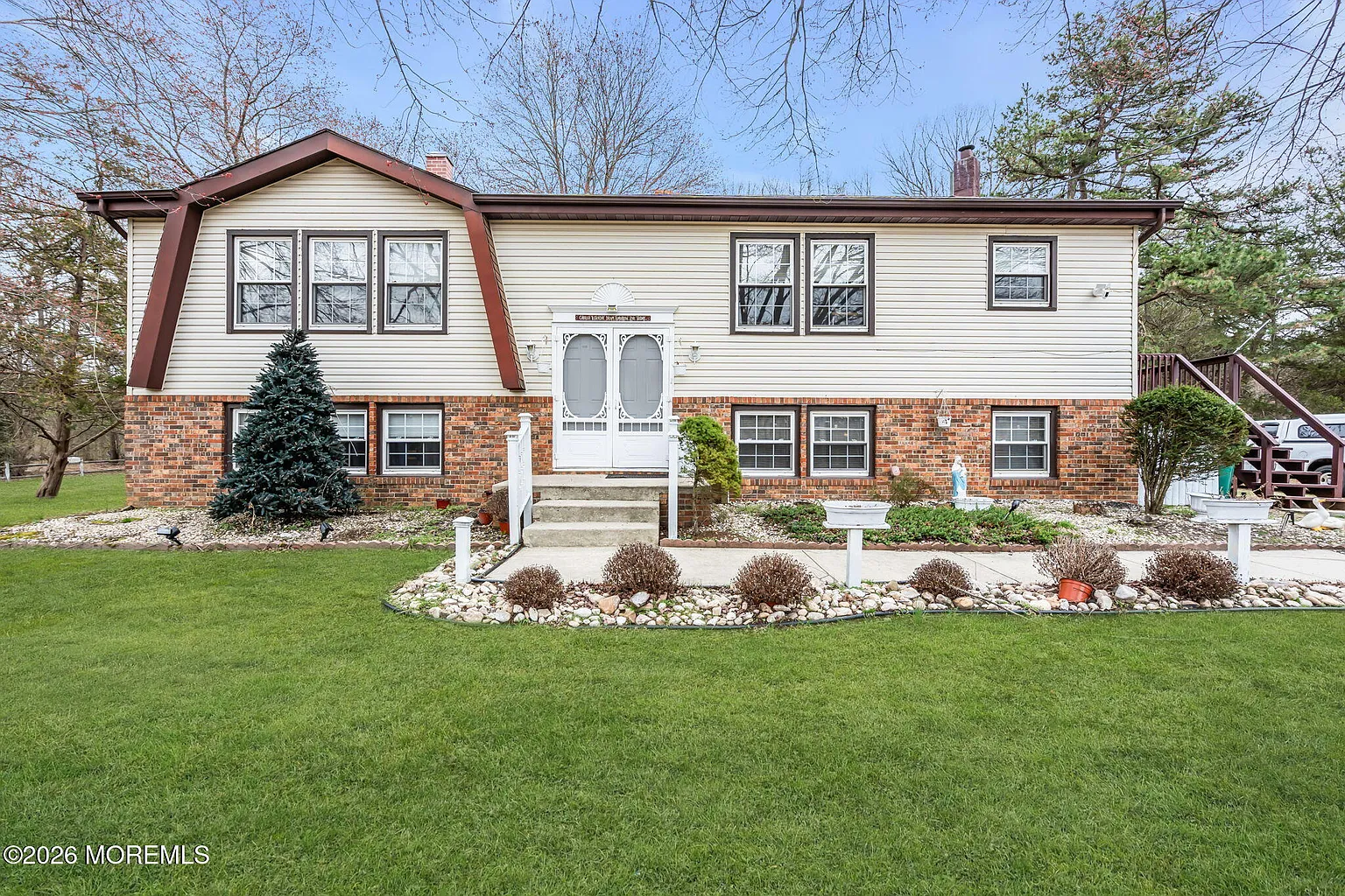 807 Monmouth Road photo 1