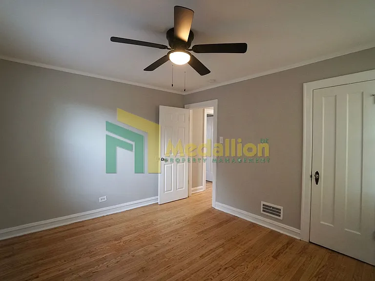 2048 W 82nd Pl — Photo 15