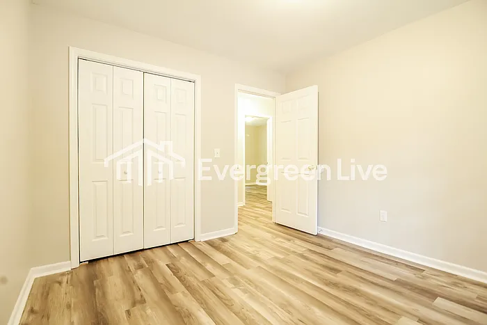127 Ashdown Dr — Photo 9