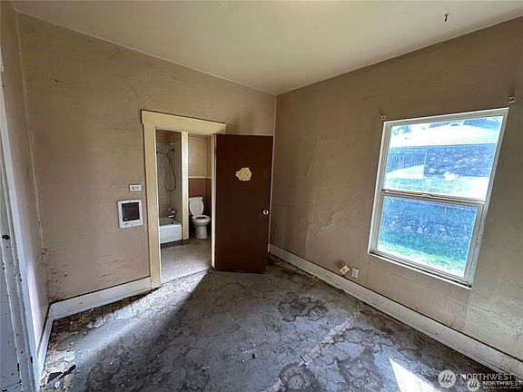 5th image of 4001 E Spokane Street