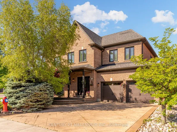 38 Hillson Ct, Brampton, ON L6P 1C4