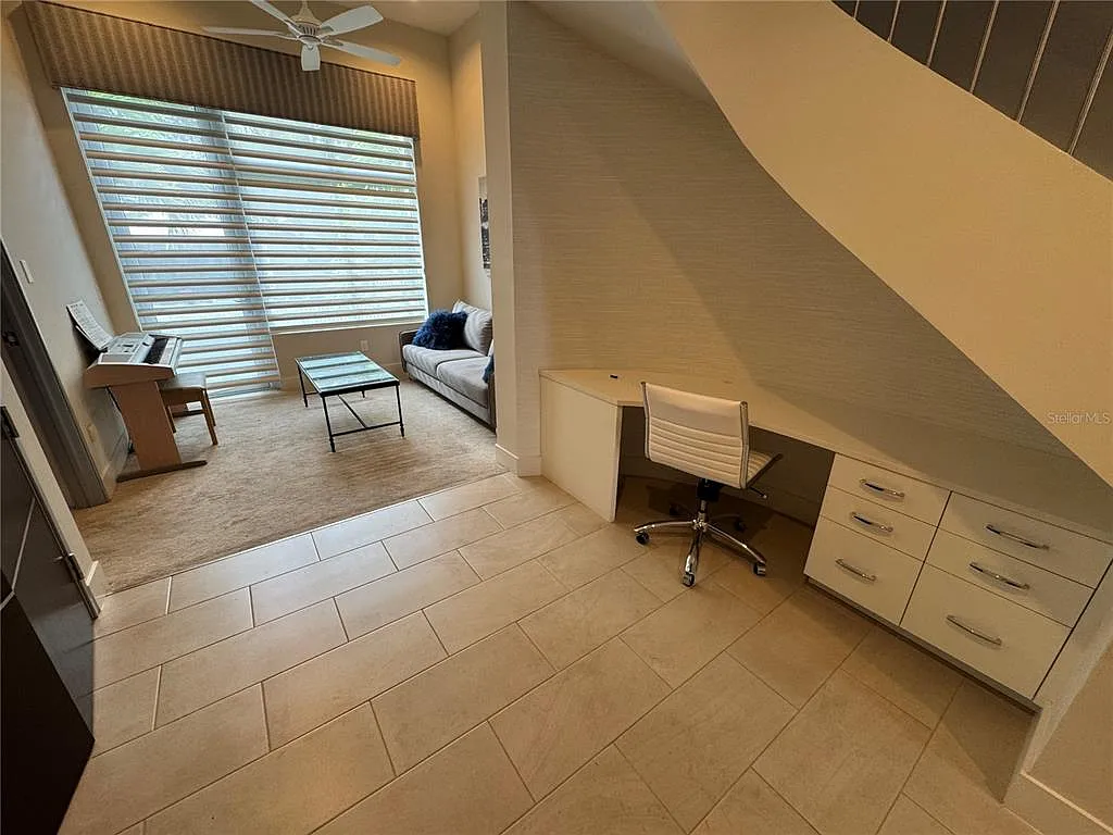 2 bed, 2.5 bath, 1699 sqft, $7,900 — Photo 3