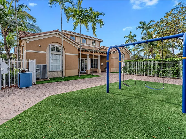 12172 SW 124th Path — Photo 5