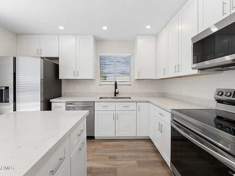 7214 W Sierra Vista Dr — Photo 13
