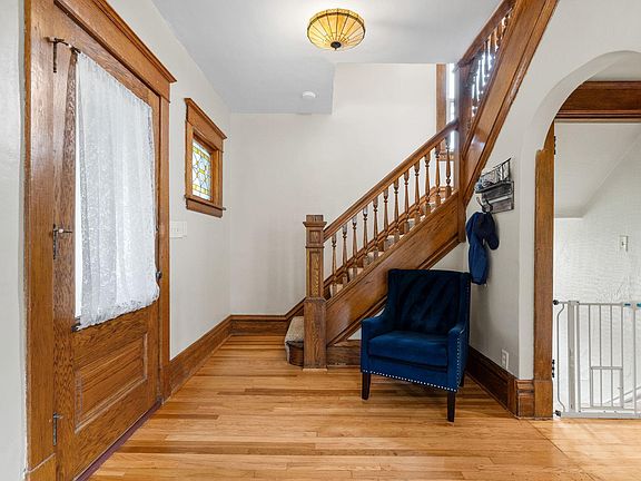 3rd image of 1225 6th St E