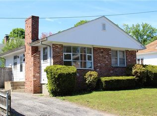 14 Madison St, Warwick, RI 02888