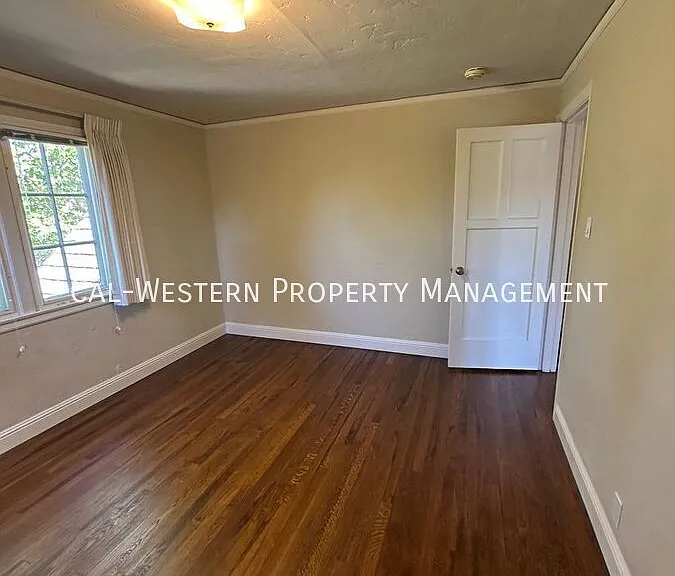 1385 Newport Ave — Photo 51