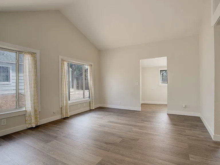 1357 Chase St #2 — Photo 8