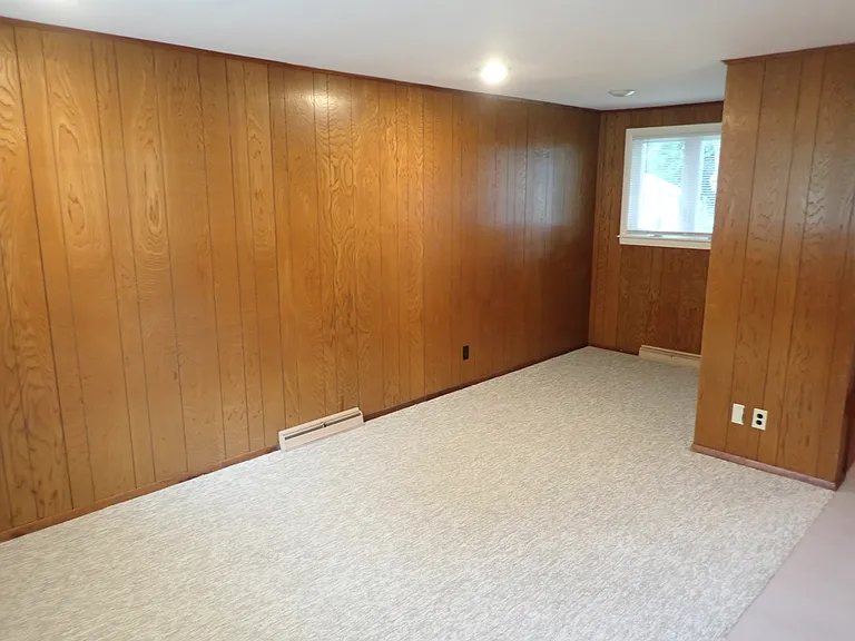 131 Jarvis Cir — Photo 16