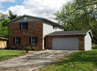 232 Country Meadow Ln, Belleville, IL 62221