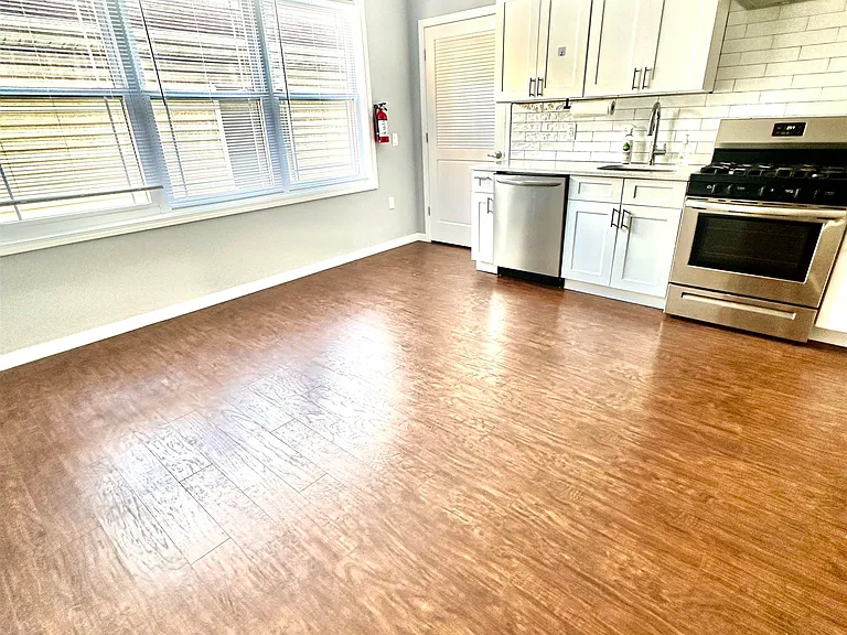 40 Vroom St #3B — Photo 8