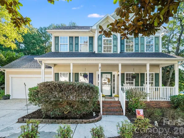 2795 Island Point Dr NW, Concord, NC 28027