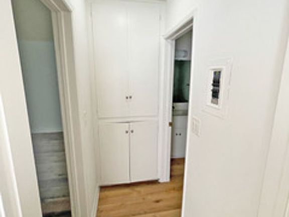 4th image of 1042 6th St APT 3