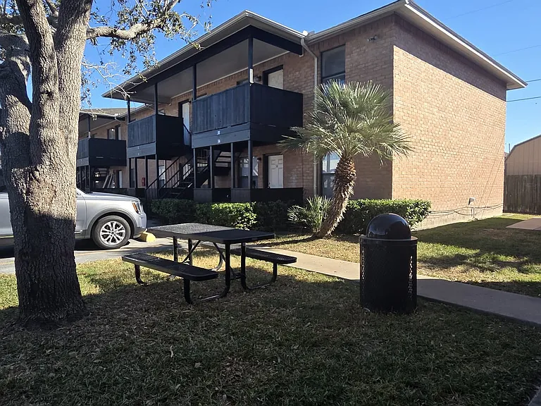 Northridge Apartments — Photo 25