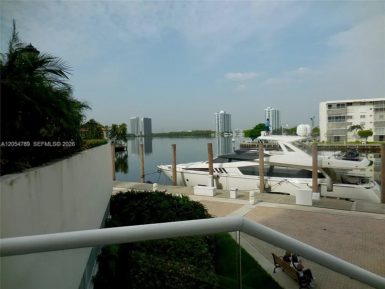 1000 Island Blvd #2308 — Photo 36