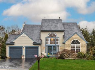 21 Thousand Oaks Ter, Howell, NJ 07731