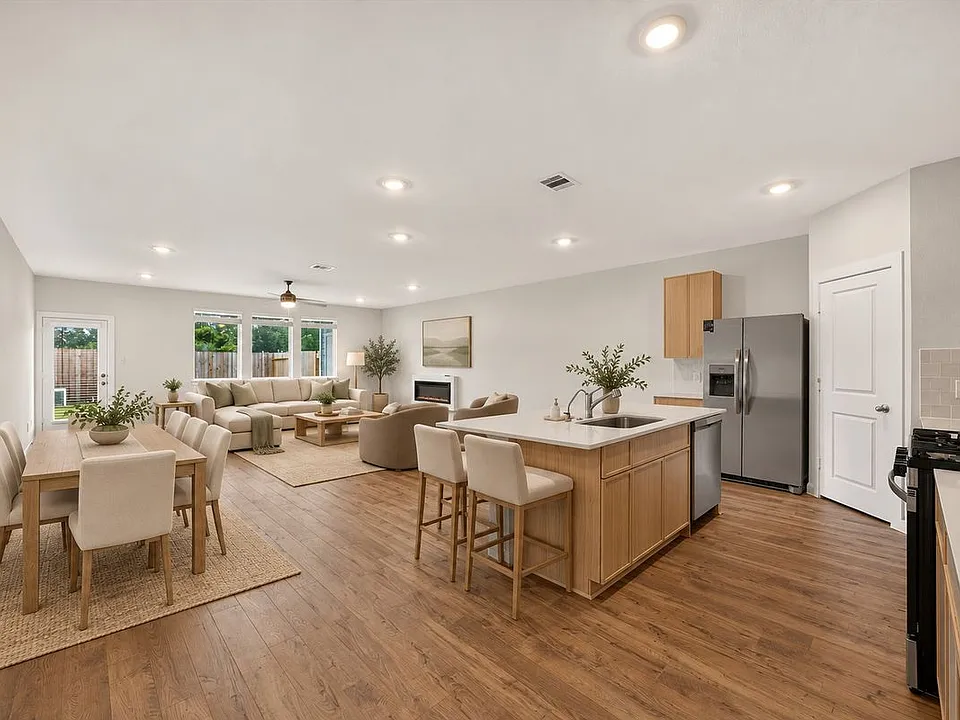 28126 Meadowlark Sky Dr