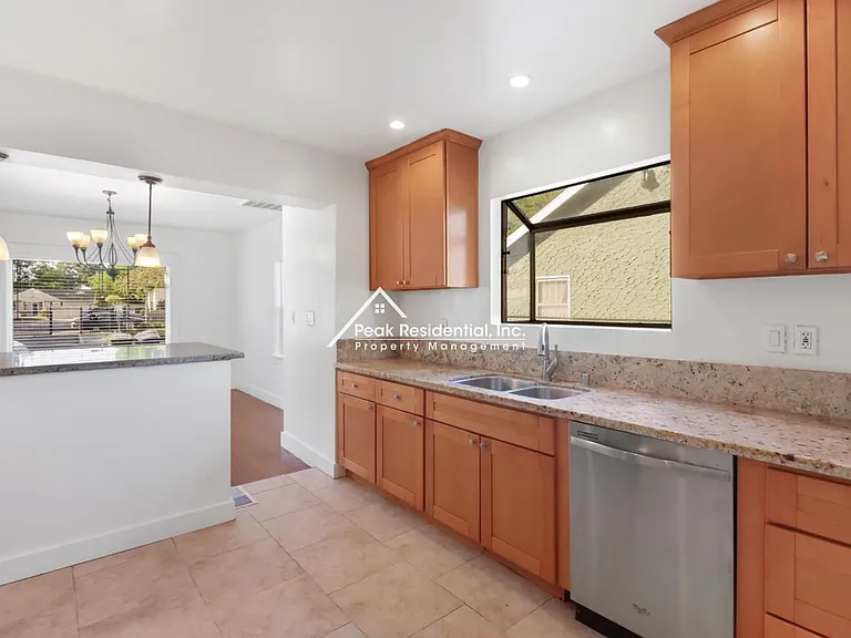 1812 El Monte Ave — Photo 9