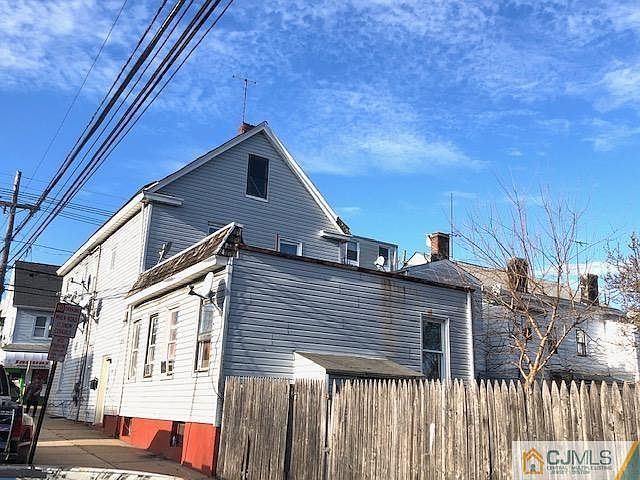2nd image of 80 Lee Ave