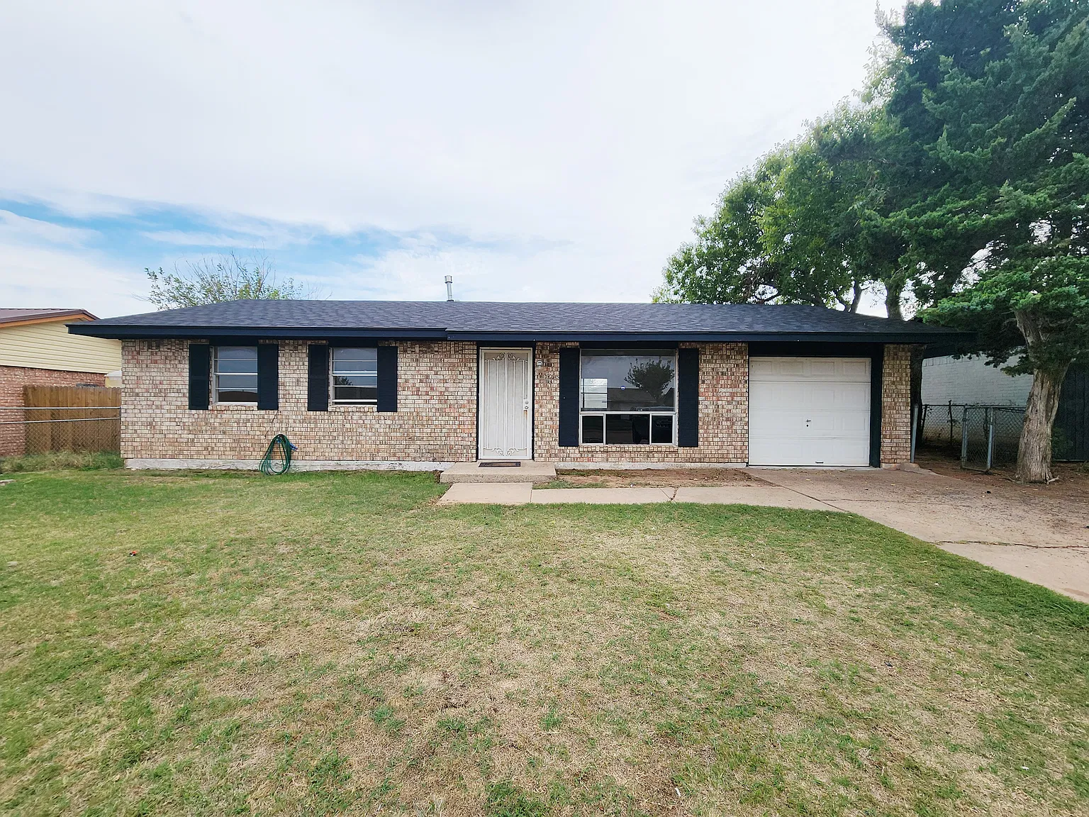 3 bed, 1100 sqft, $975 — Photo 1