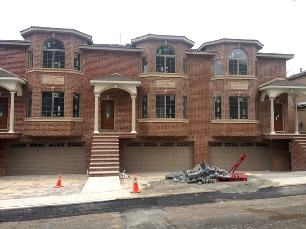 463B 8th St, Palisades Park, NJ 07650