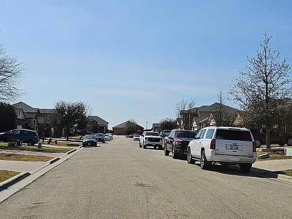 4th image of 5901 Huntington Dr