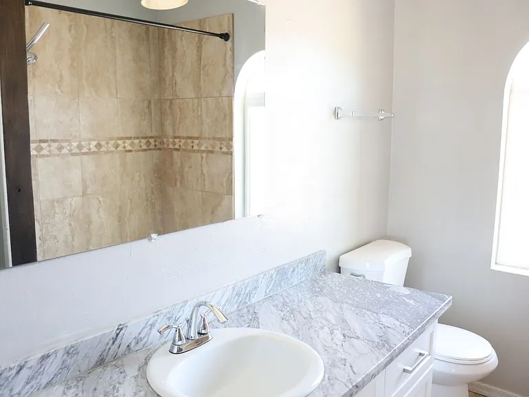 4365 Queens Way — Photo 12