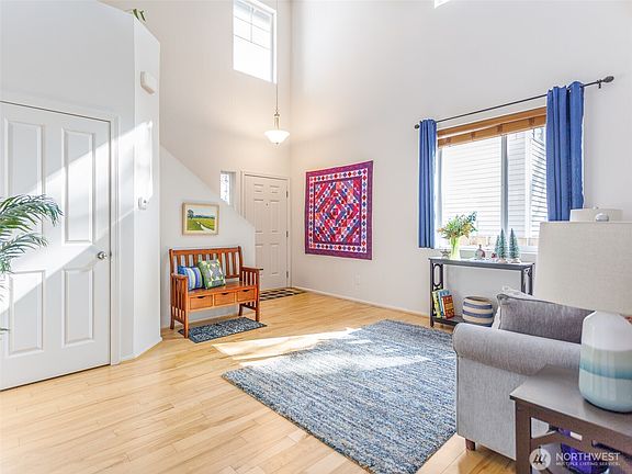 4th image of 757 Ebbets Drive SW