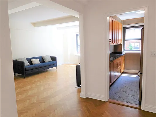 Sold by Renetta Real Estate | media 10