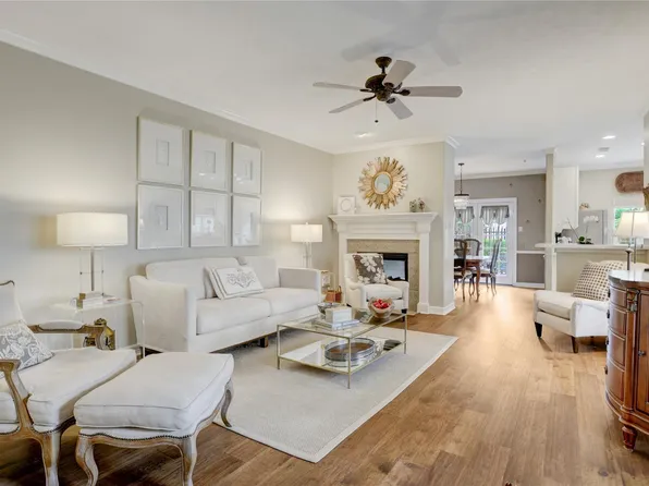 1135 Enclave Sq W, Houston, TX 77077