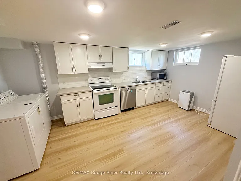 200 Trent St E — Photo 11