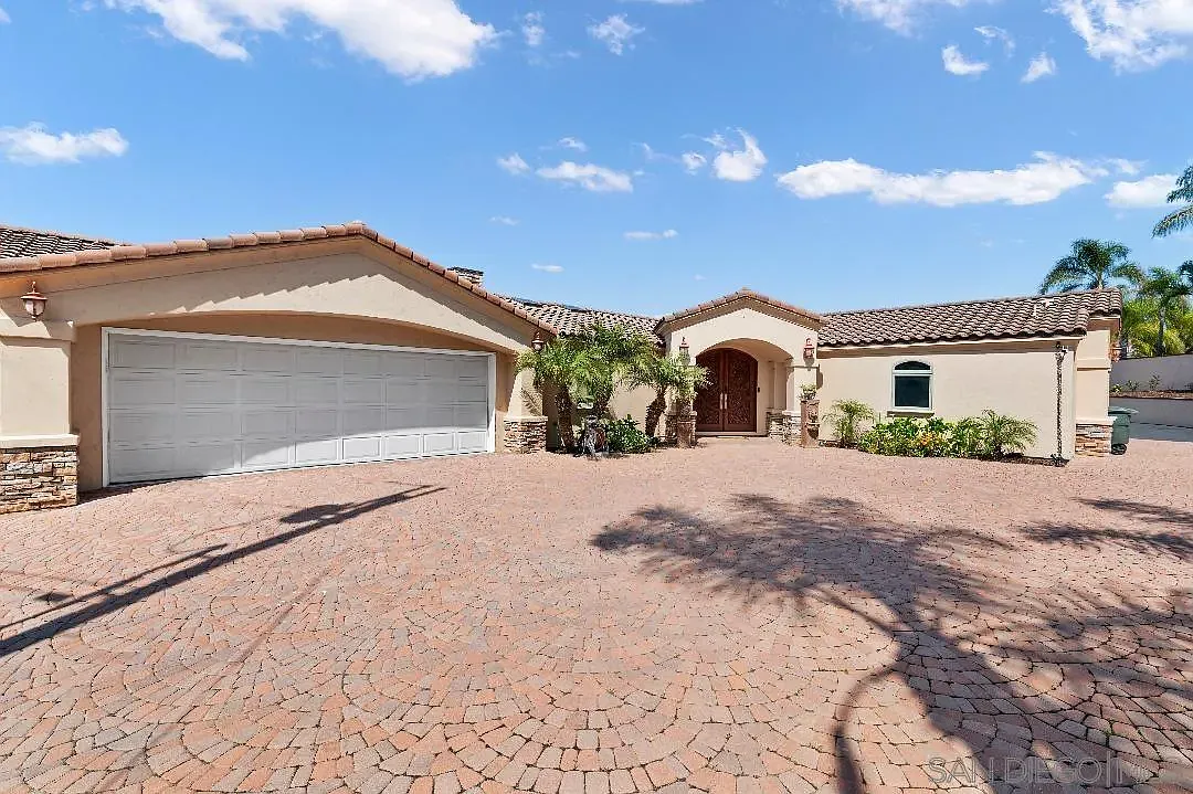 2 bed, 2.5 bath, 3150 sqft, $6,000 — Photo 1