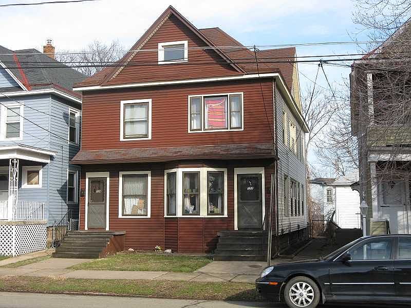1st image of 122 W 22nd St