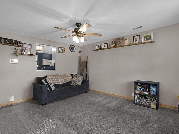 3rd image of 138 Chrisman Ave